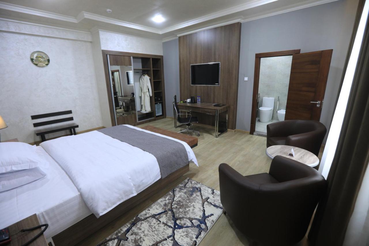 Chlnor Hotel Andijan Exterior photo