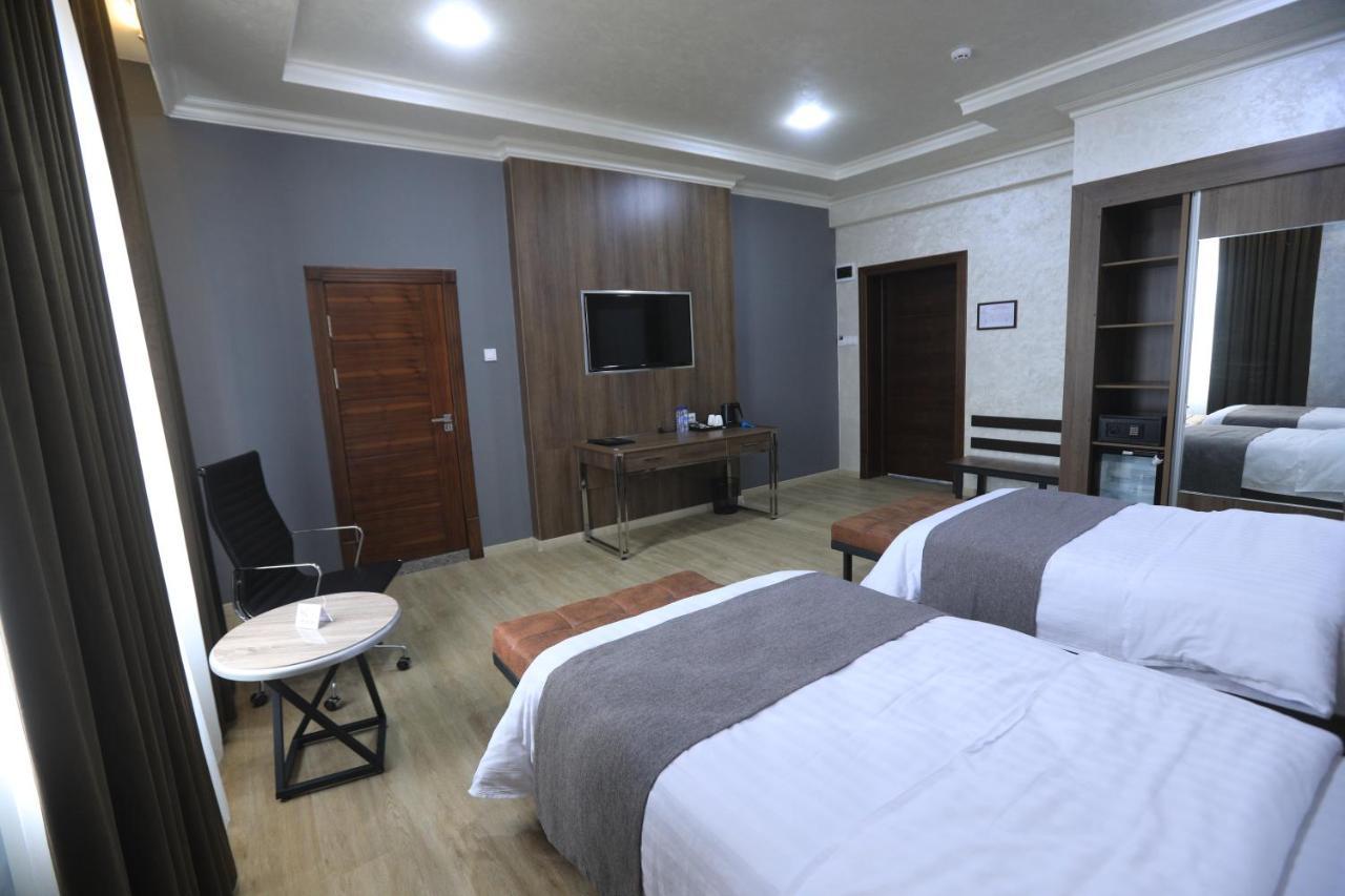 Chlnor Hotel Andijan Exterior photo