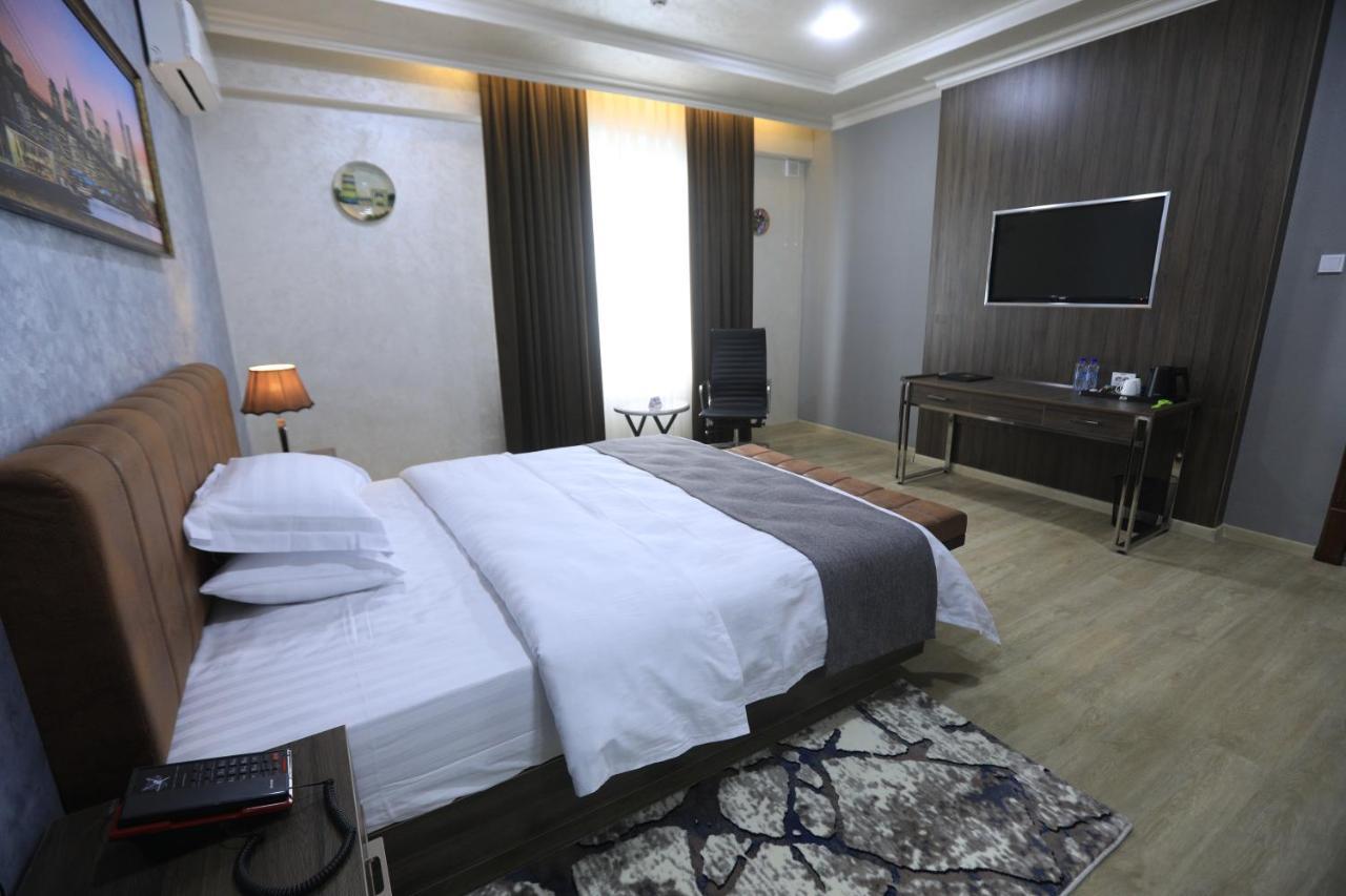 Chlnor Hotel Andijan Exterior photo